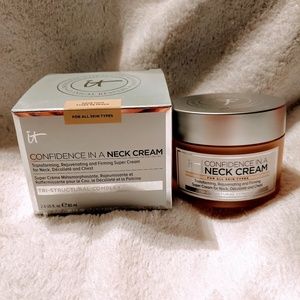 It Cosmetics confidence in a neck cream